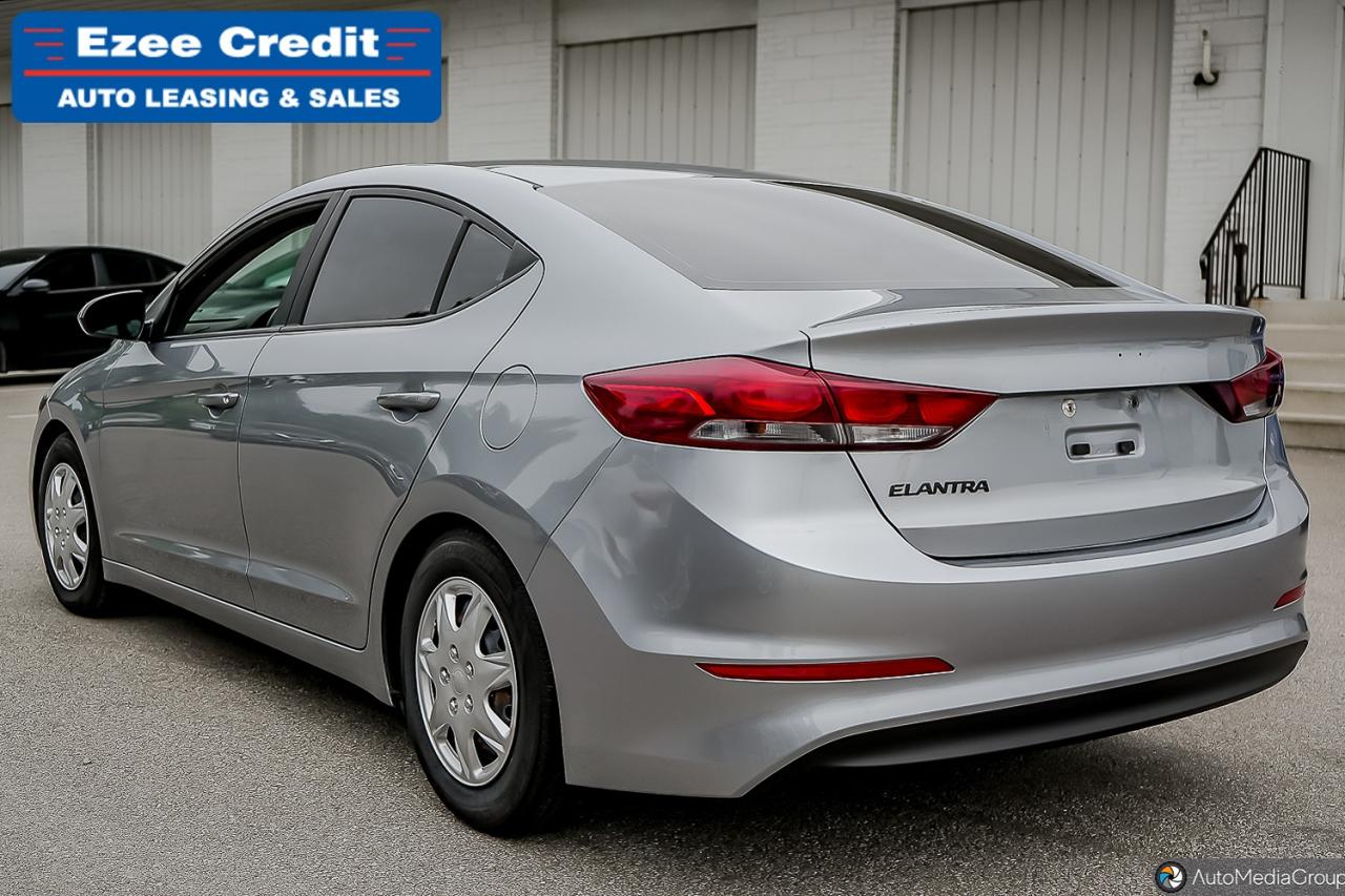 2017 Hyundai Elantra LE Photo6