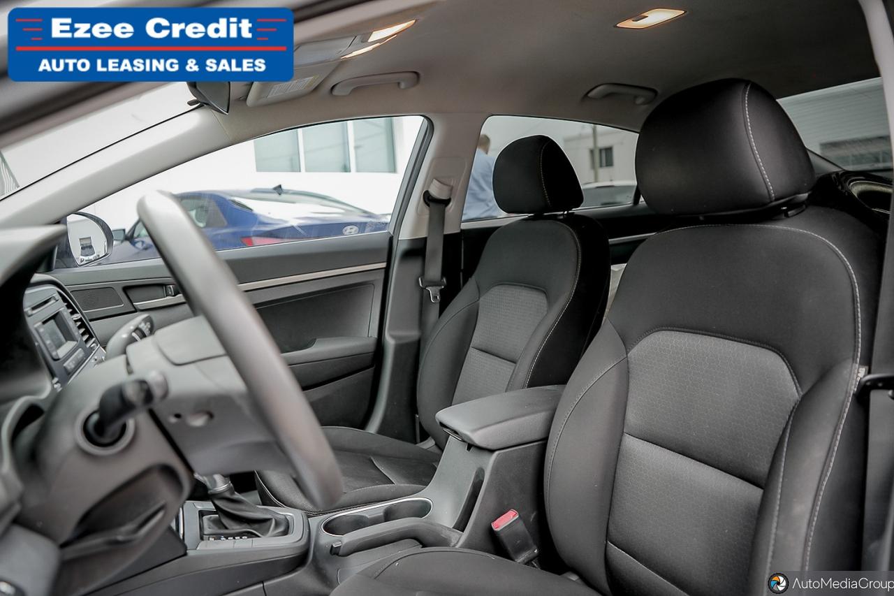 2017 Hyundai Elantra LE Photo12