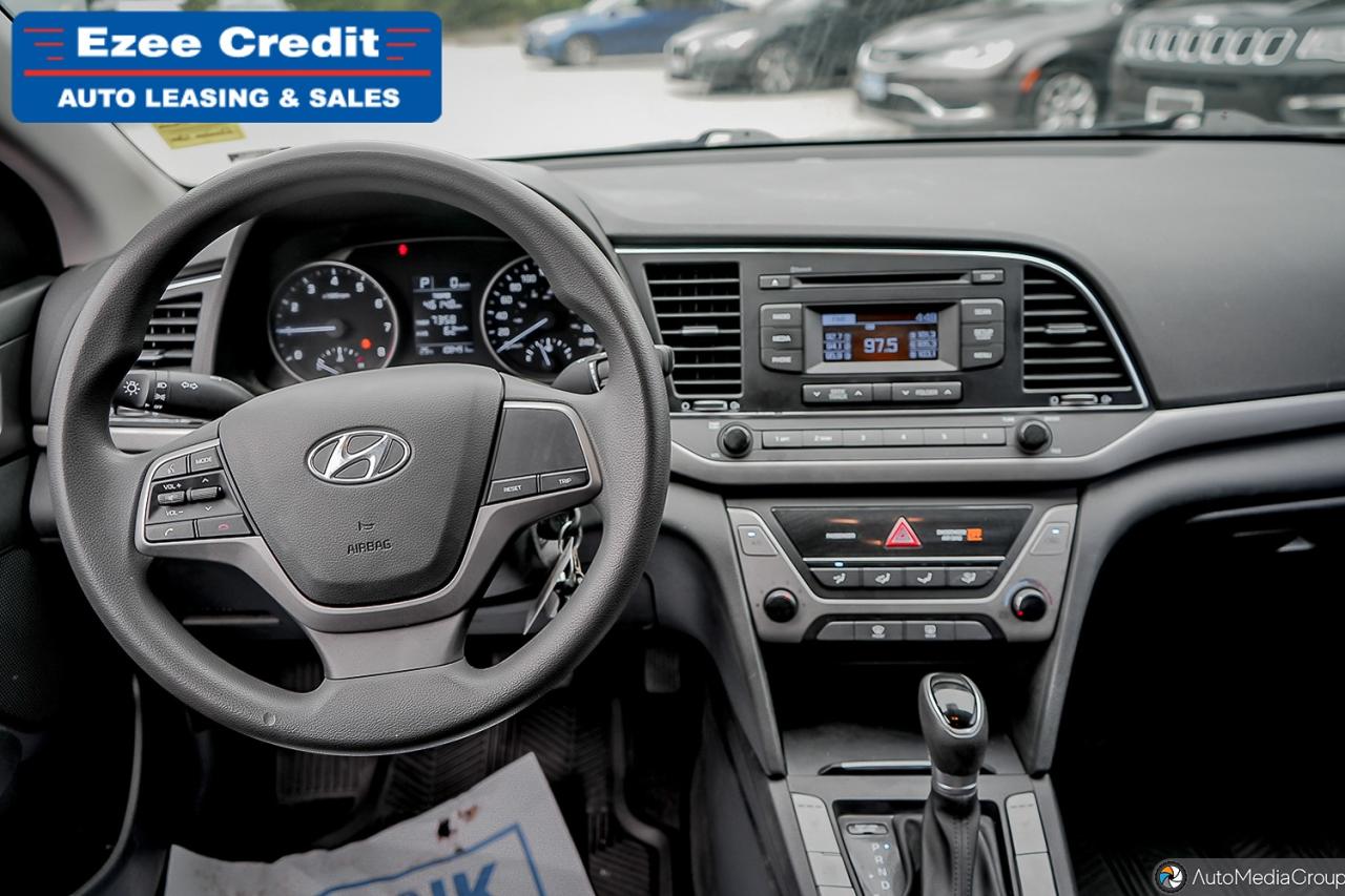 2017 Hyundai Elantra LE Photo13