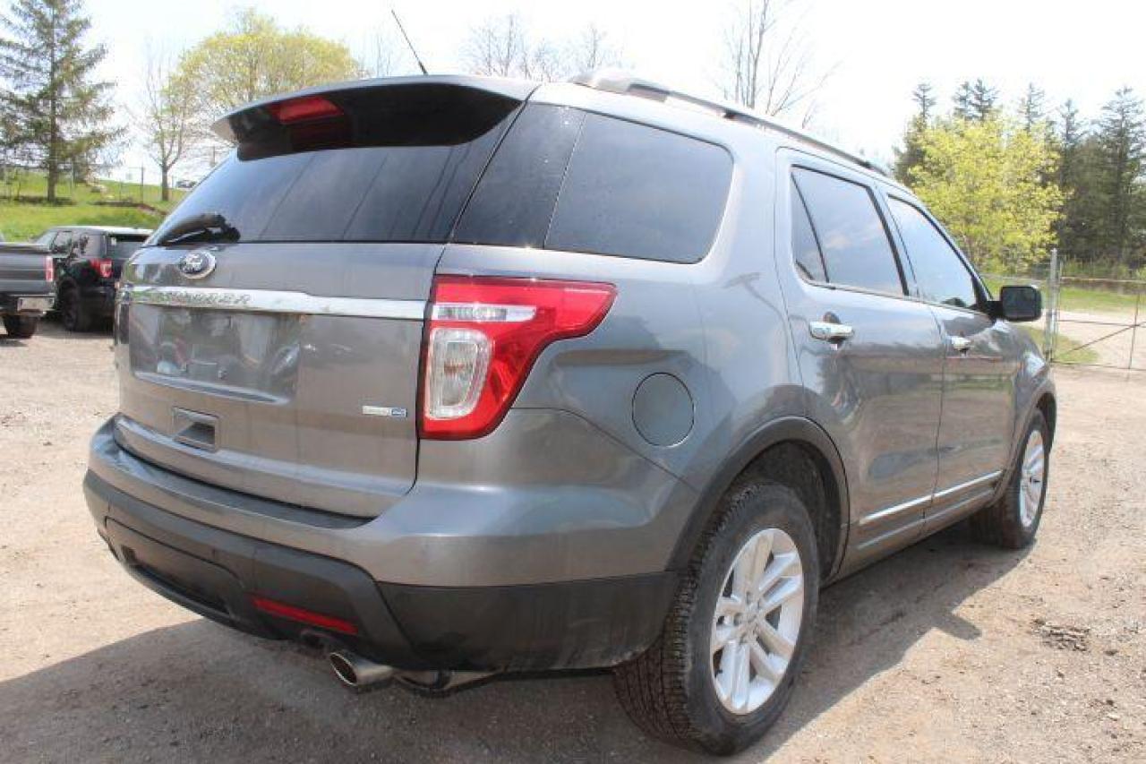2013 Ford Explorer XLT Photo2