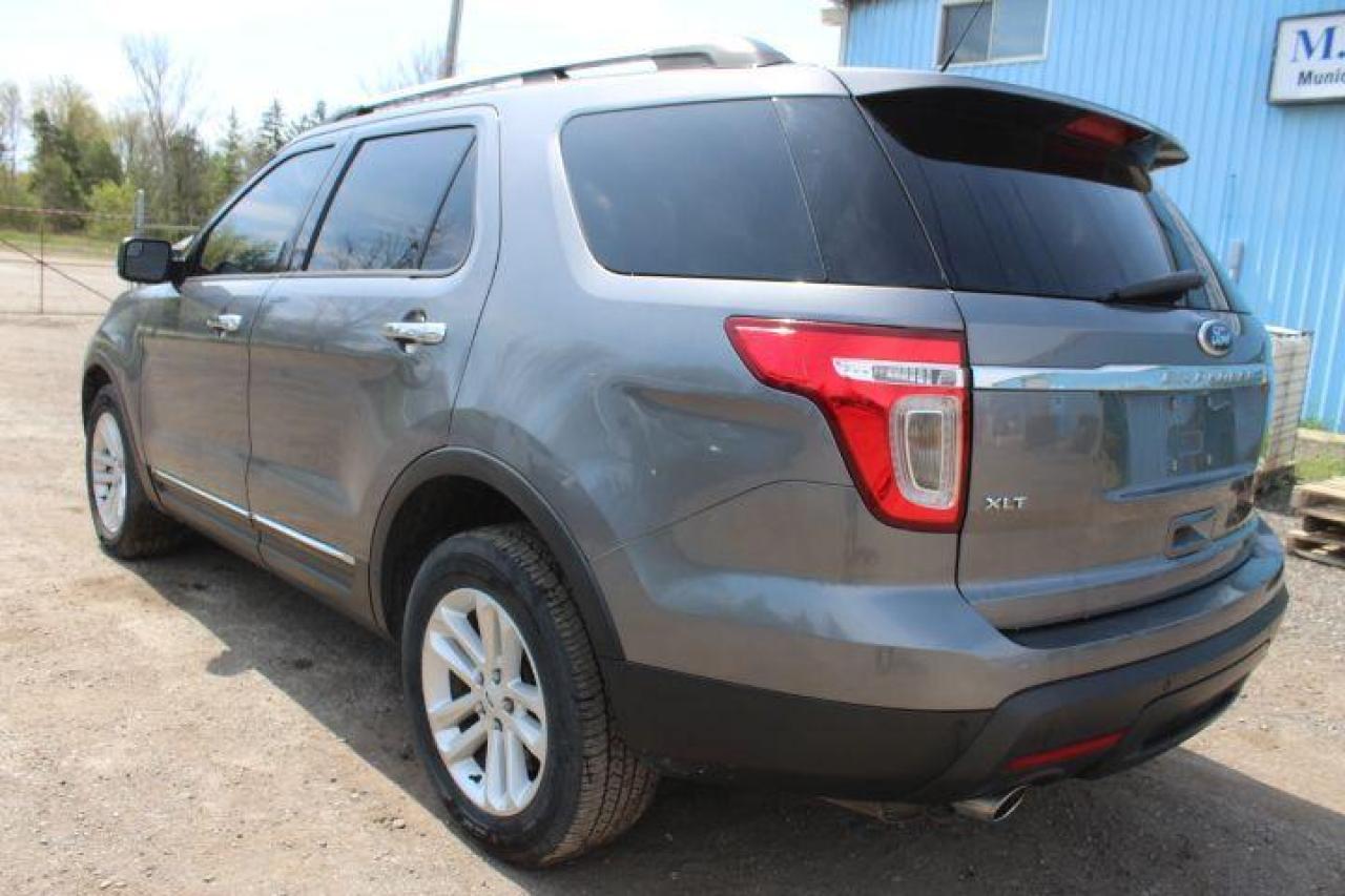2013 Ford Explorer XLT Photo3