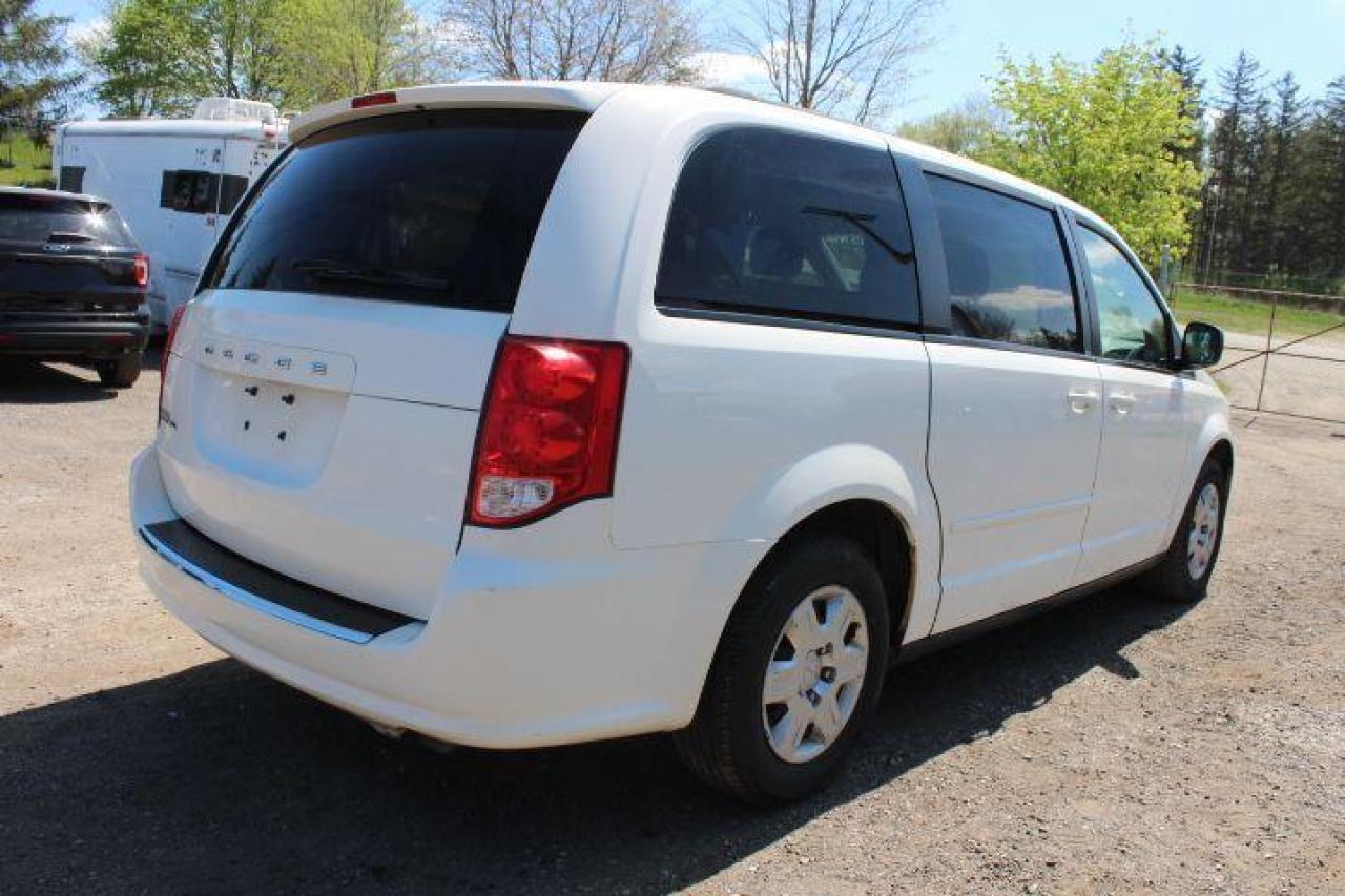 2012 Dodge Grand Caravan SXT Photo4