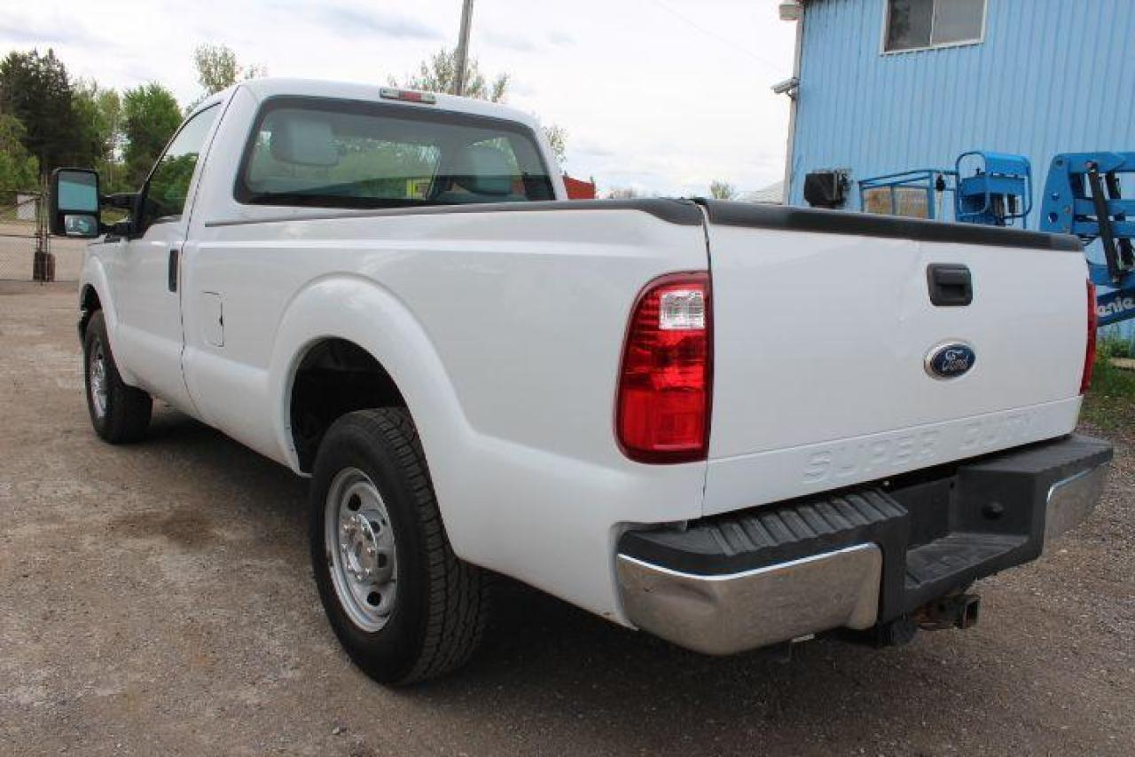 2015 Ford F-250 XLT Photo3