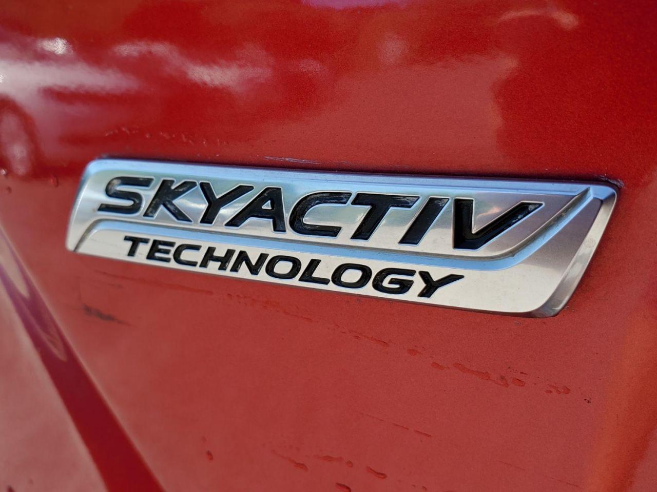 2014 Mazda MAZDA3 Grand Touring Photo4