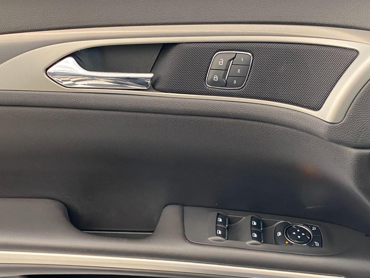 2014 Lincoln MKZ Hybrid+Adaptive Cruise+LaneKeep+Roof+CLEAN CARFAX - Photo #59