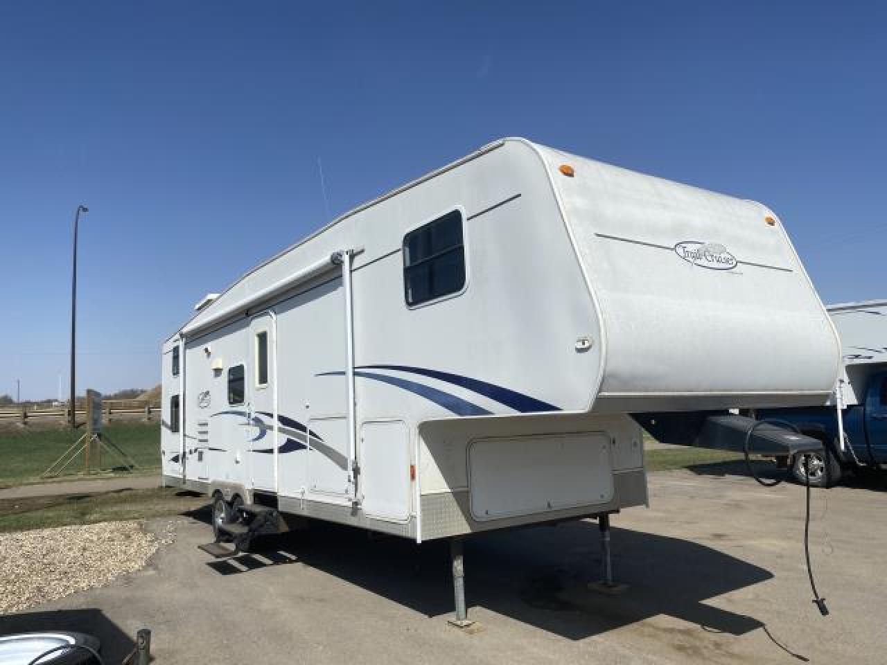 2005 R-Vision Trail Cruiser 29RBS - - Photo #1