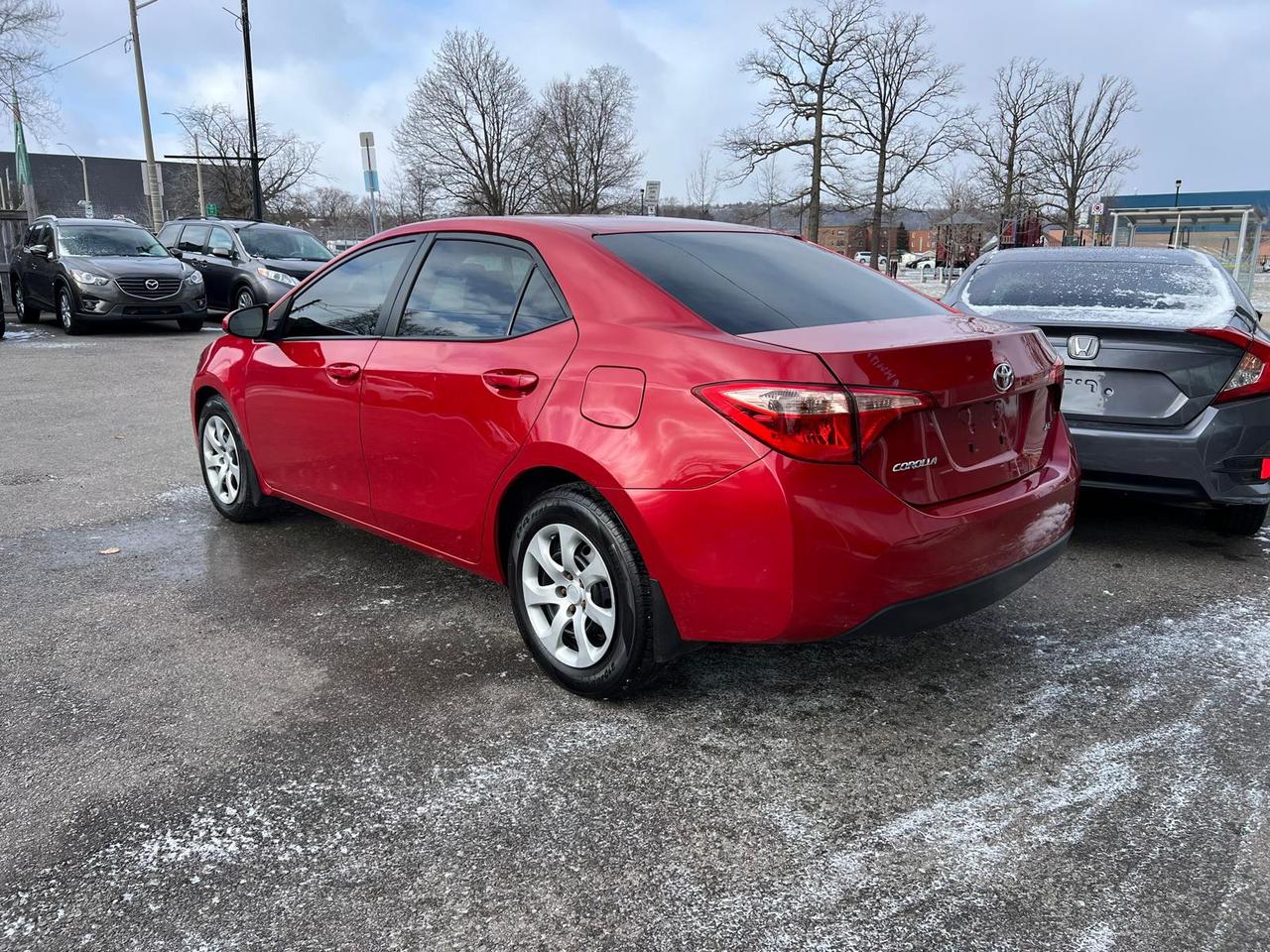 2017 Toyota Corolla LE Photo3
