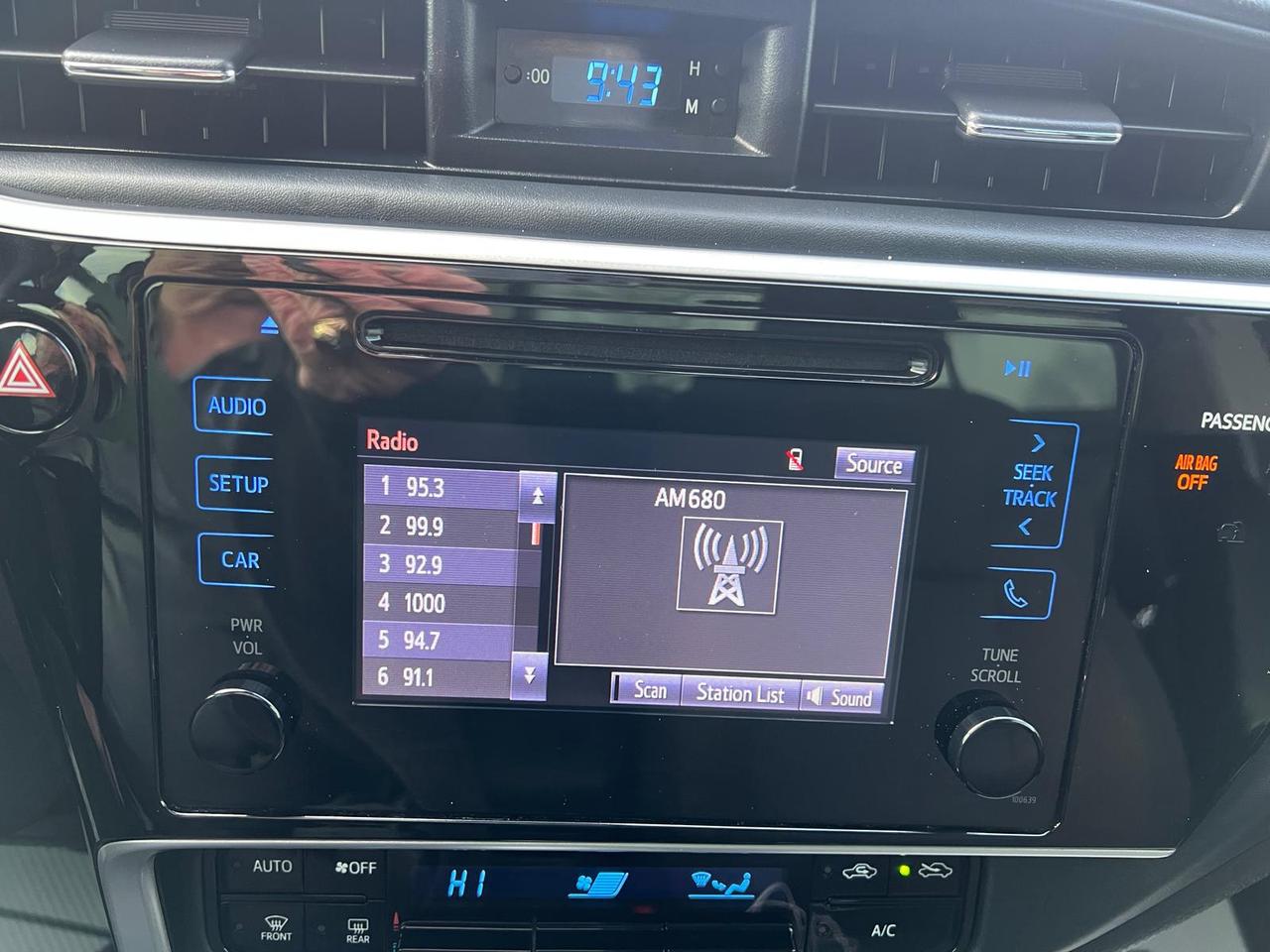 2017 Toyota Corolla LE Photo