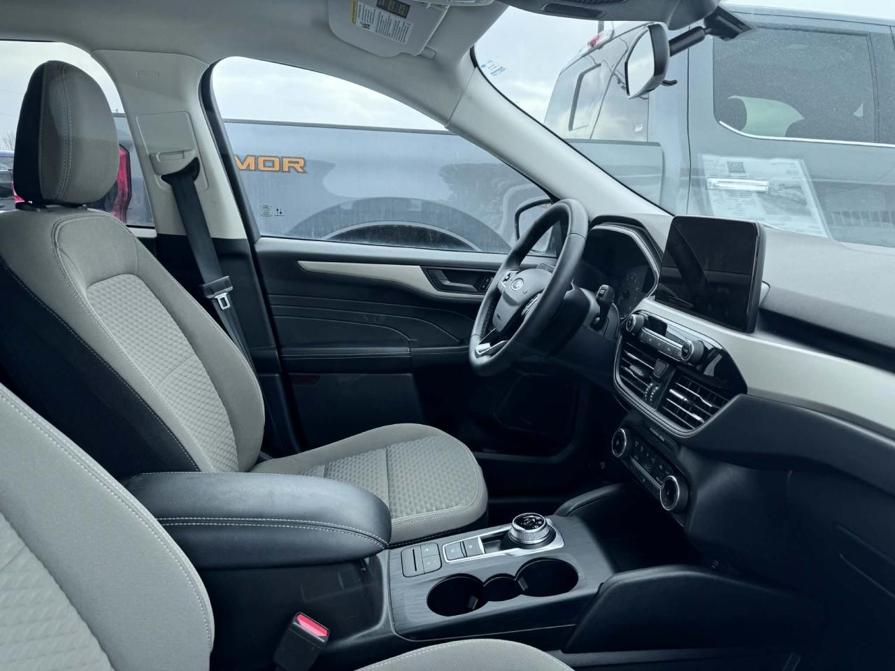 2022 Ford Escape 4dr SE Photo