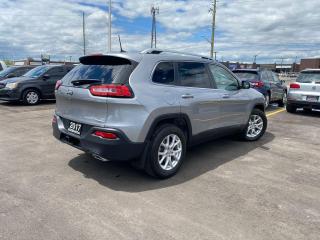 2017 Jeep Cherokee 4WD AUTO North SUV LOW KM NO ACCIDENT - Photo #8