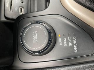 2017 Jeep Cherokee 4WD AUTO North SUV LOW KM NO ACCIDENT - Photo #26