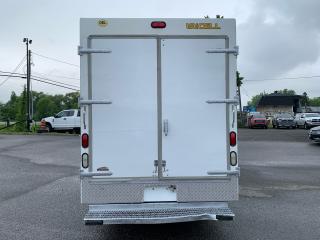 2014 Chevrolet Express 3500 12ft cube van - Photo #6