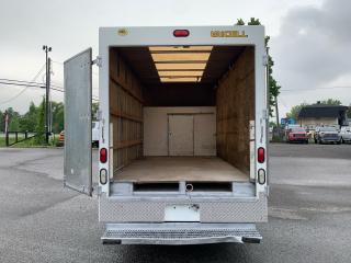 2014 Chevrolet Express 3500 12ft cube van - Photo #8