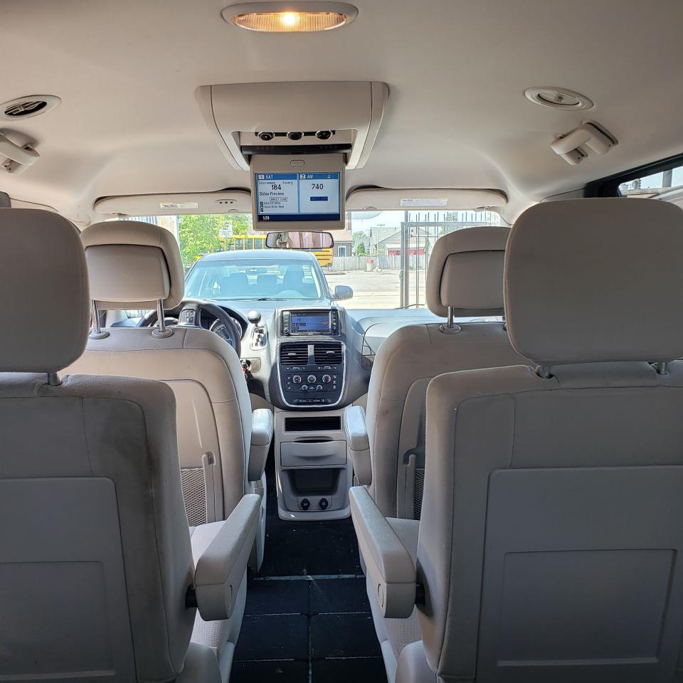 Used 2011 Dodge Grand Caravan SXT for sale in Hamilton, ON