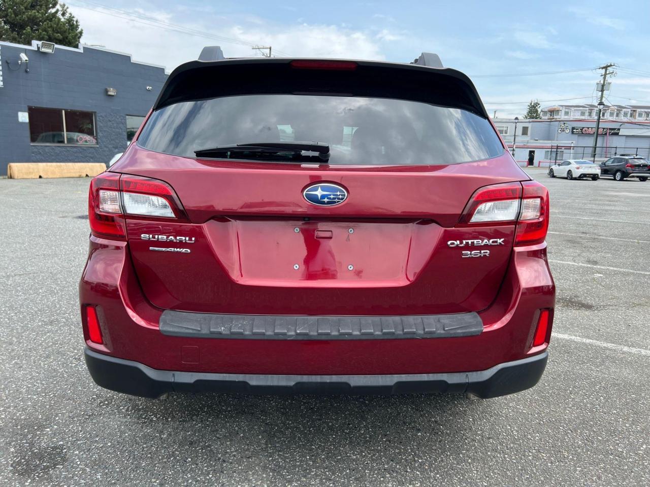 2016 Subaru Outback 3.6R w/Limited & Tech Pkg - Photo #5