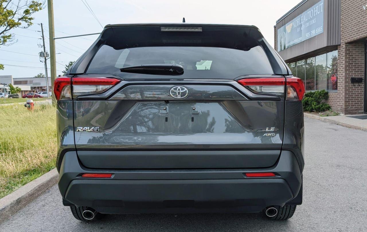 2022 Toyota RAV4 LE Photo2