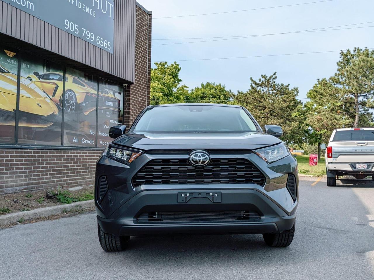 2022 Toyota RAV4 LE Photo3