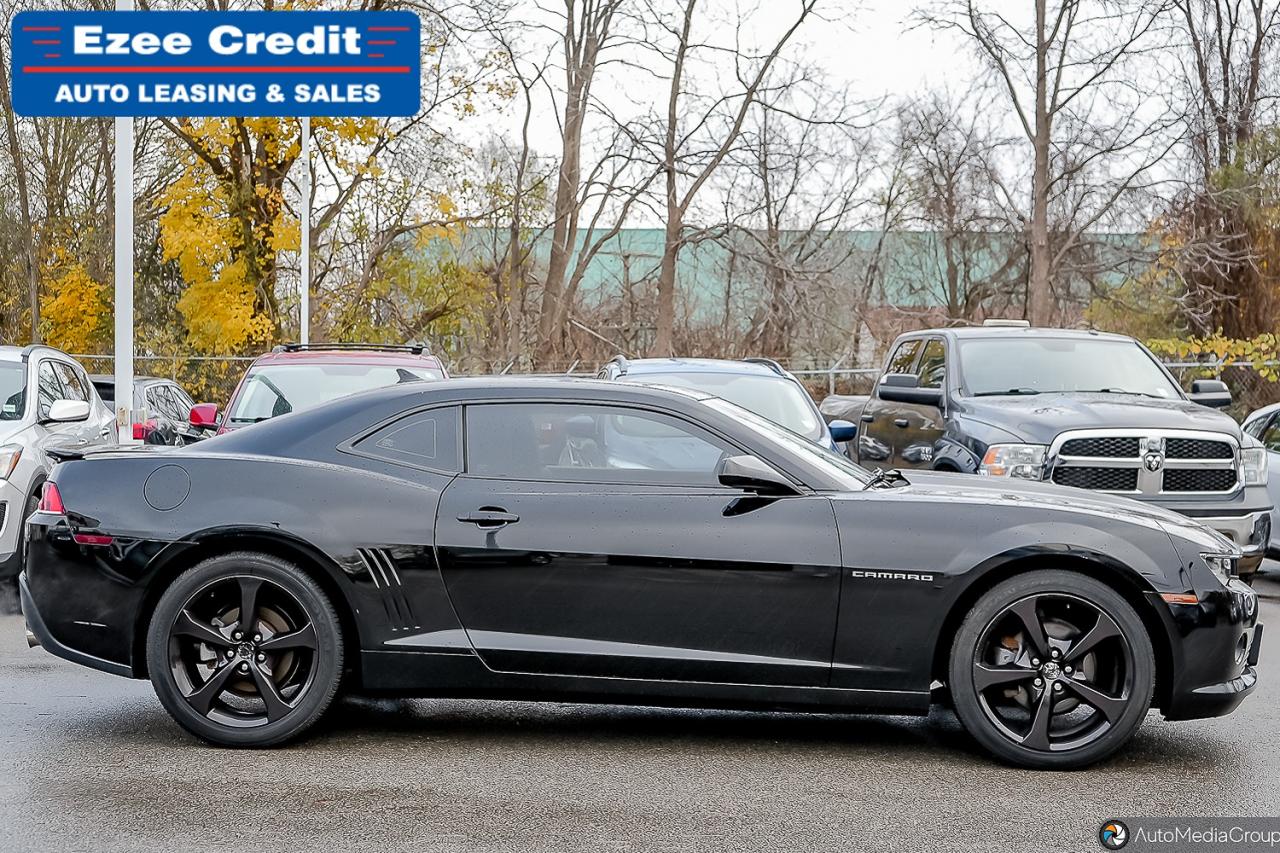 2015 Chevrolet Camaro 1LT Photo32