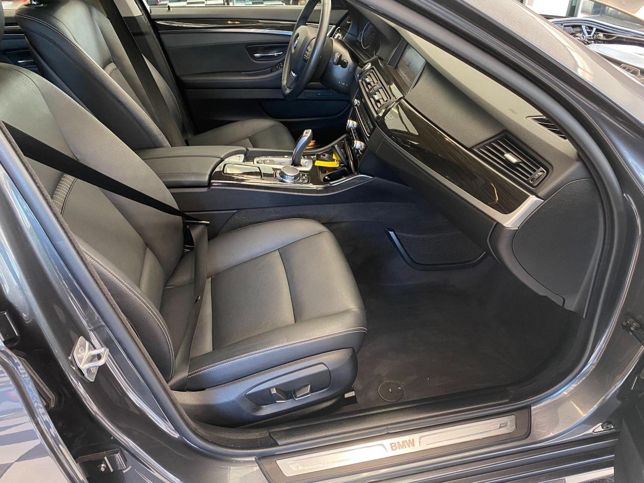 2016 BMW 5 Series 528i xDrive AWD+Sensors+Tinted+Xenons+CLEAN CARFAX - Photo #25