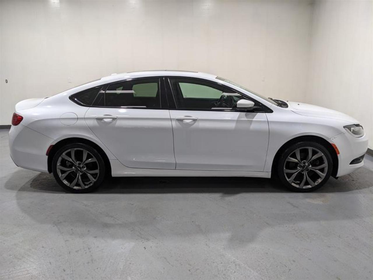 Used 2016 Chrysler 200 WE APPROVE ALL CREDIT for sale in Mississauga, ON