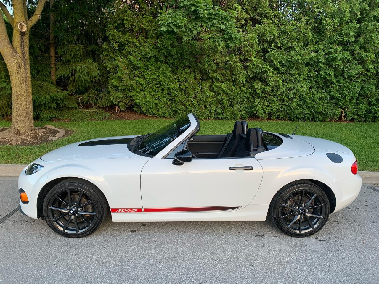 2015 Mazda Miata MX-5 "CLUB-GS"- Convertible Hardtop-6 speed-1 OWNER! Photo3