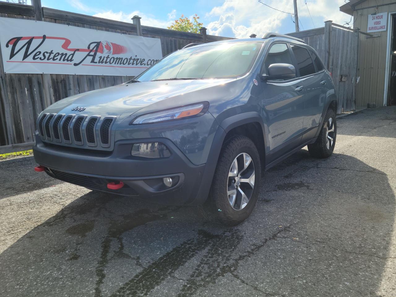 2014 Jeep Cherokee Trailhawk , Sunroof , Leather , 4x4 - Photo #1