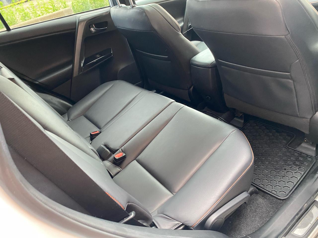 2018 Toyota RAV4 AWD SE - Photo #7