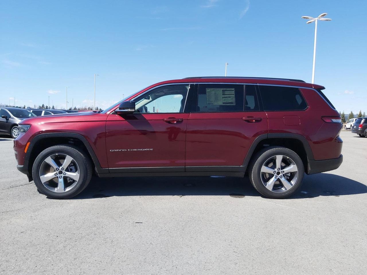 2022 Jeep Grand Cherokee L Limited Photo3