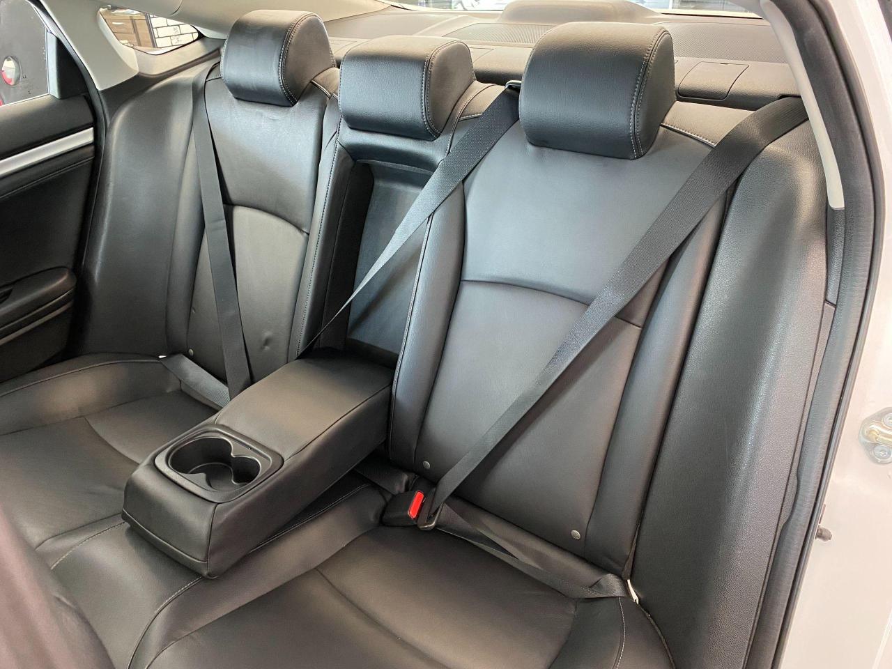 2018 Honda Civic Touring+Leather+Roof+WirelessCharging+CLEAN CARFAX - Photo #26