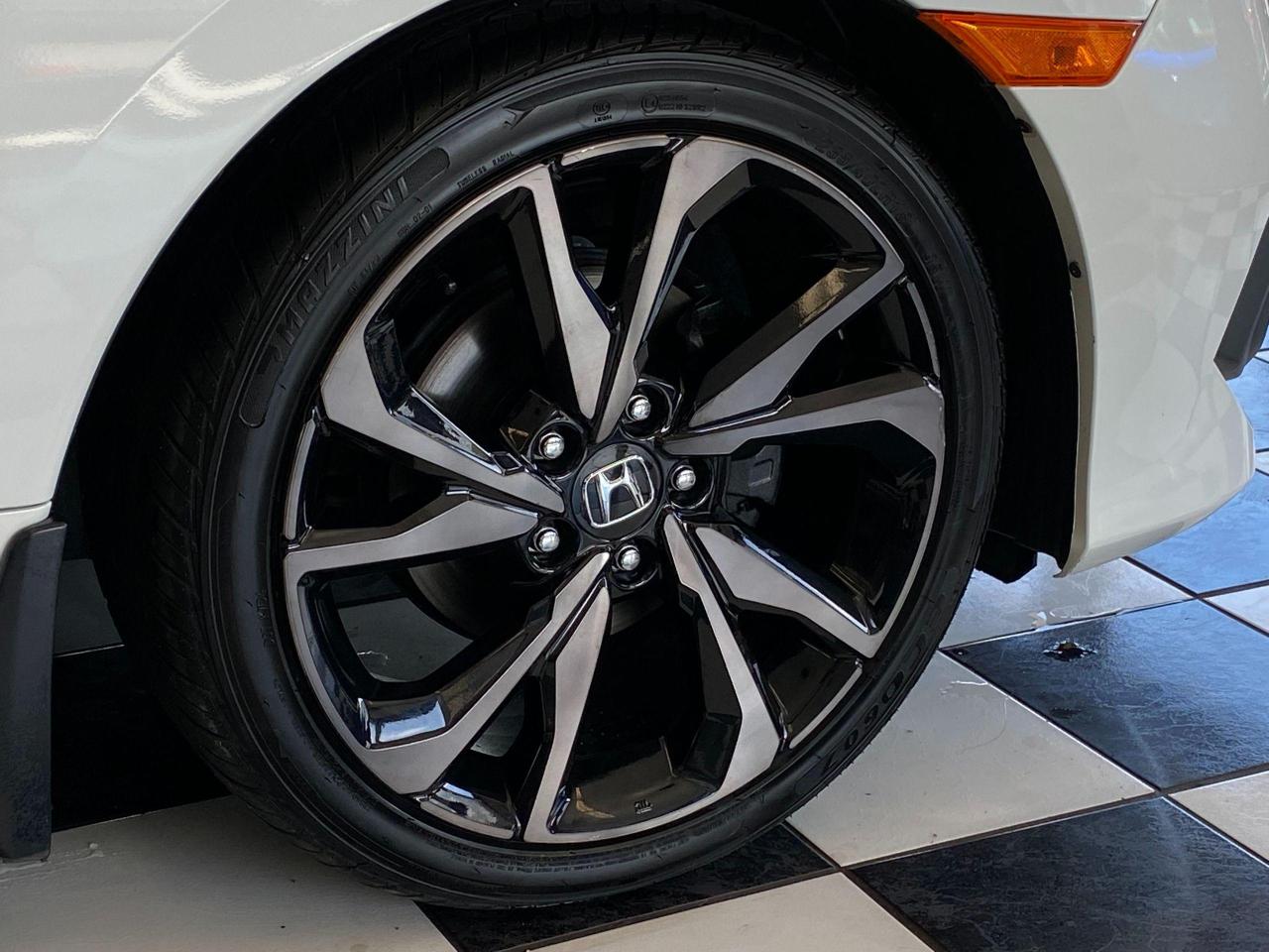 2018 Honda Civic Touring+Leather+Roof+WirelessCharging+CLEAN CARFAX - Photo #60