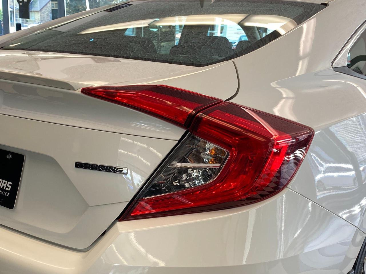 2018 Honda Civic Touring+Leather+Roof+WirelessCharging+CLEAN CARFAX Photo139