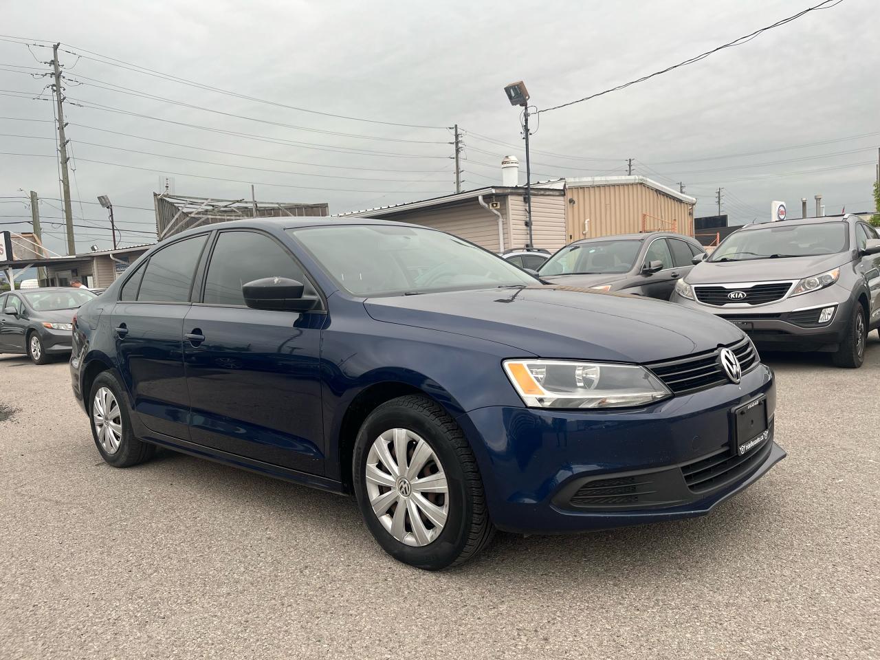 2012 Volkswagen Jetta TRENDLINE+ - Photo #3