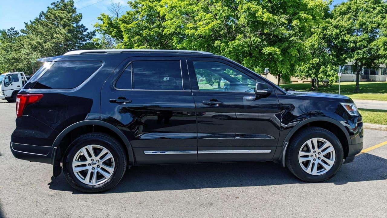 2019 Ford Explorer XLT 4WD Photo3