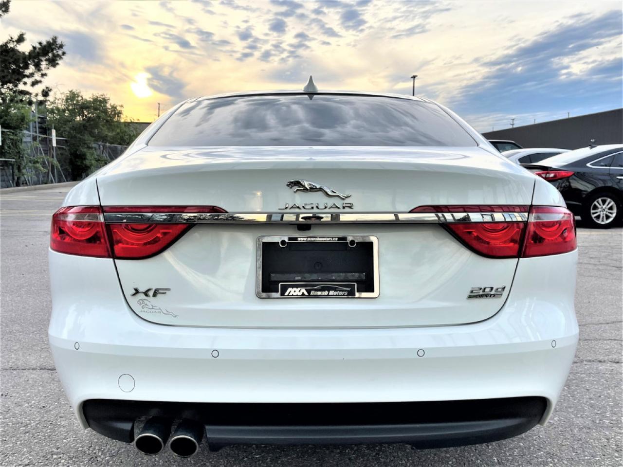 2017 Jaguar XF 20D|AWD|SUNROOF|HEATED SEATS|ALLOYS|MERIDIAN AUDIO|LEATHER| Photo4