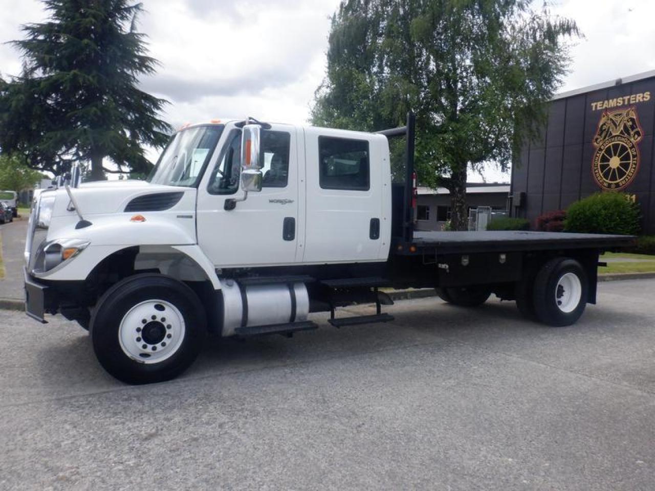 Used 2011 International 7400 16 foot Flat Deck Crew Cab Diesel with Air Brakes for sale in Burnaby, BC