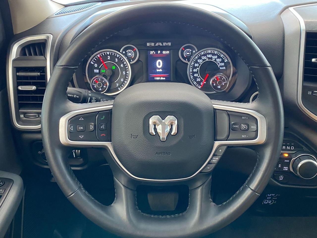 2020 RAM 1500 Big Horn 3.6L V6 4x4+Only *11,000 KM* CLEAN CARFAX - Photo #9