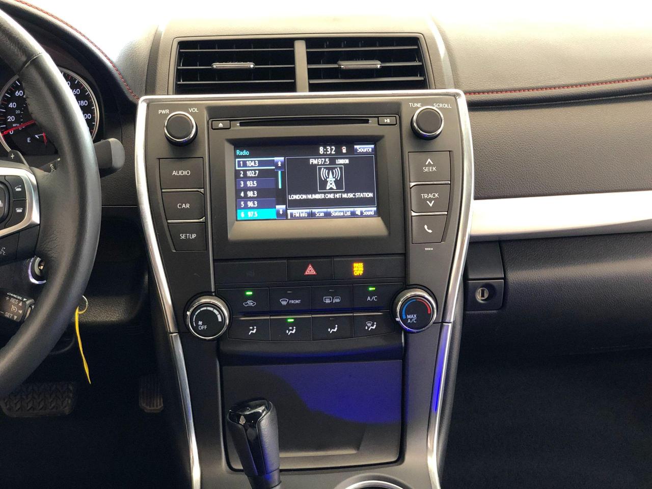 2017 Toyota Camry SE+Camera+Bluetooth+Heated Seats+CLEAN CARFAX Photo10