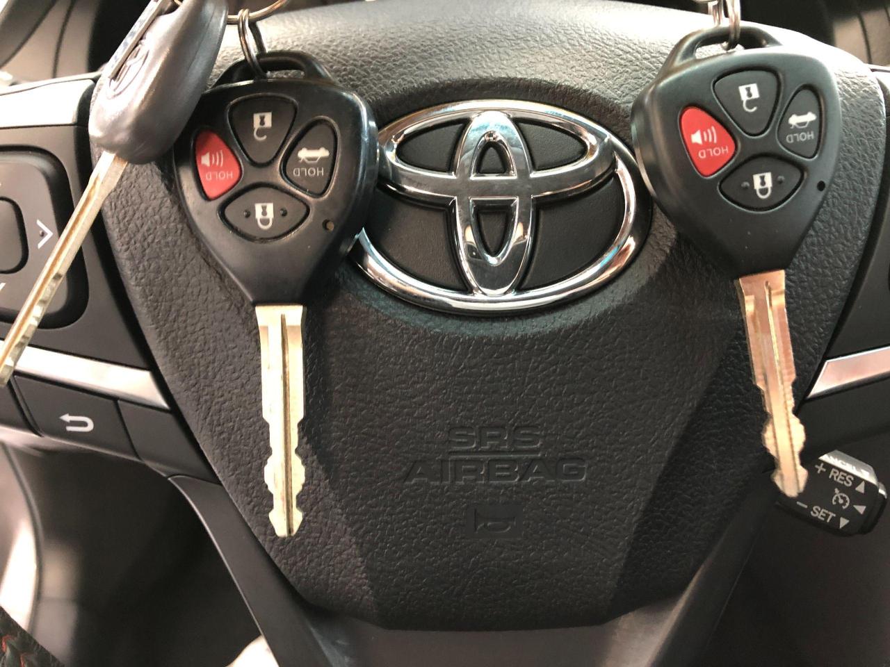 2017 Toyota Camry SE+Camera+Bluetooth+Heated Seats+CLEAN CARFAX - Photo #16