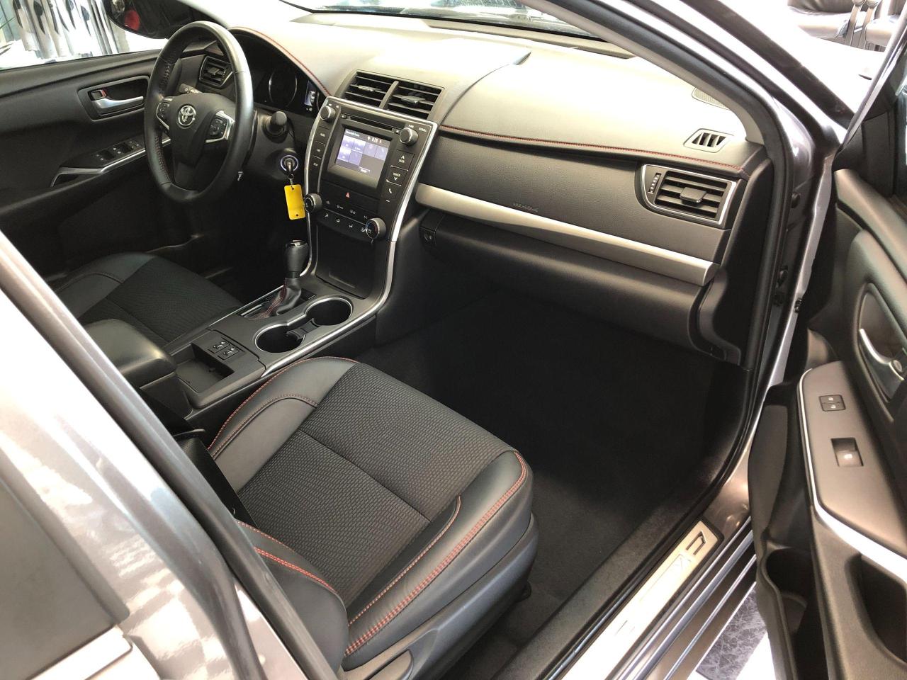 2017 Toyota Camry SE+Camera+Bluetooth+Heated Seats+CLEAN CARFAX - Photo #21