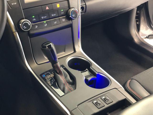 2017 Toyota Camry SE+Camera+Bluetooth+Heated Seats+CLEAN CARFAX Photo34