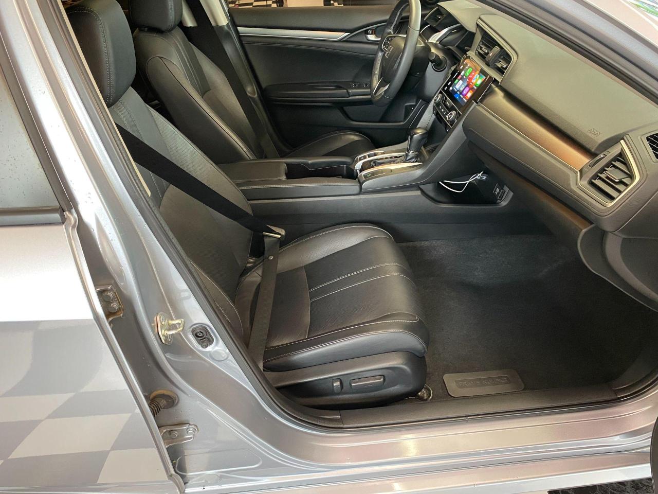 2018 Honda Civic Touring+Leather+Roof+WirelessCharging+CLEAN CARFAX Photo23