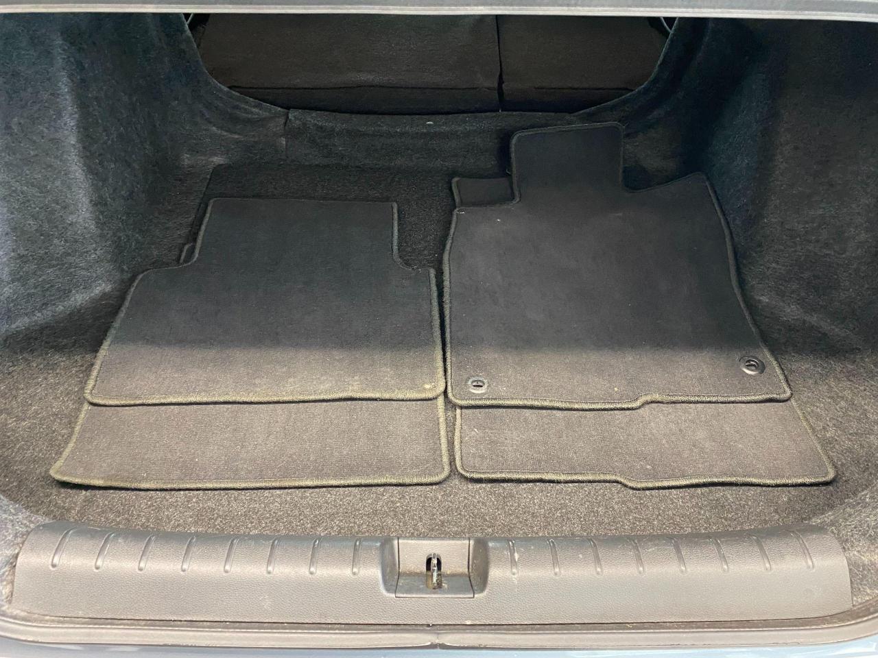 2018 Honda Civic Touring+Leather+Roof+WirelessCharging+CLEAN CARFAX Photo28