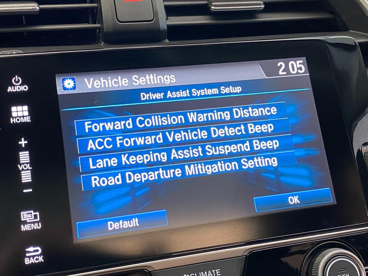 2018 Honda Civic Touring+Leather+Roof+WirelessCharging+CLEAN CARFAX - Photo #38