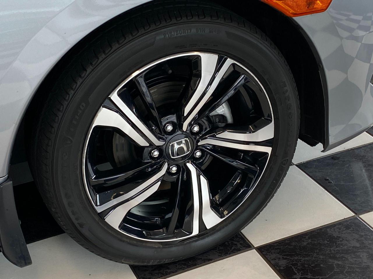 2018 Honda Civic Touring+Leather+Roof+WirelessCharging+CLEAN CARFAX Photo60