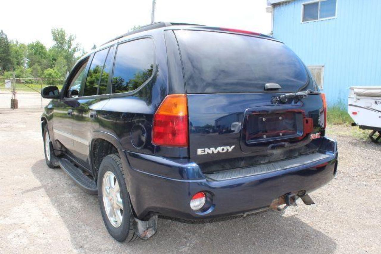 2007 GMC Envoy  Photo2