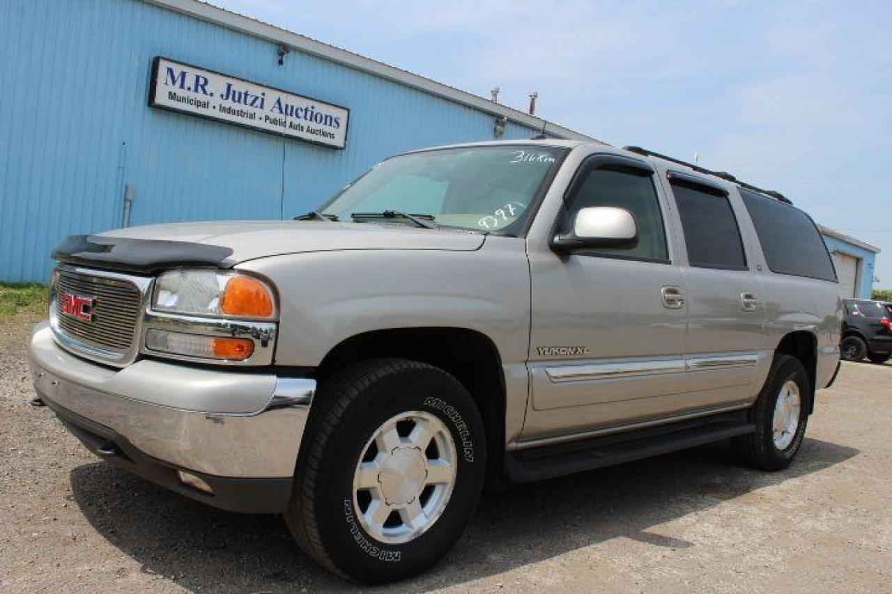 Used 2005 GMC Yukon XL 4dr 1500 4WD for sale in Breslau, ON