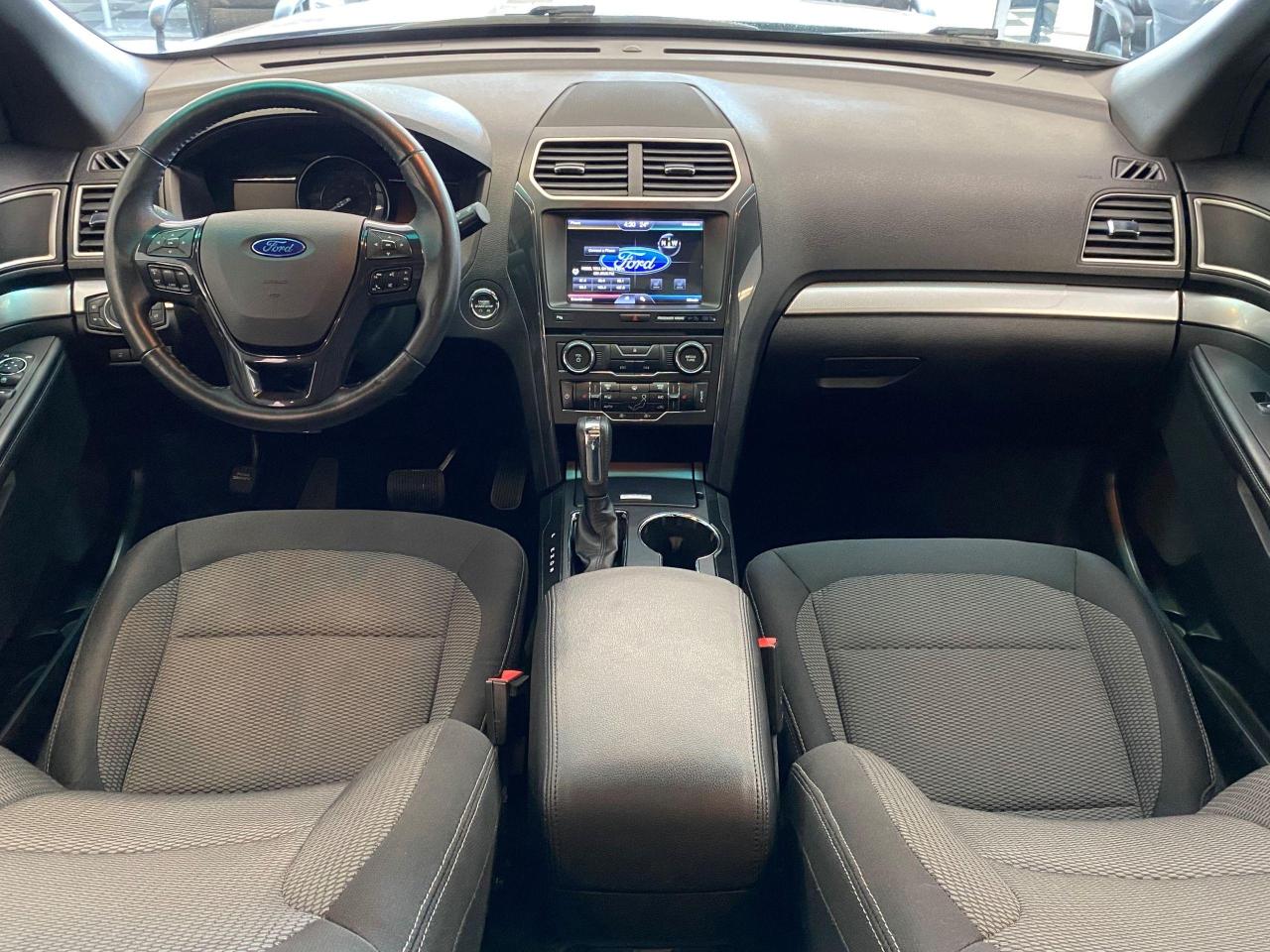 2016 Ford Explorer XLT 4WD+Roof+Touch Display+Camera+CLEAN CARFAX - Photo #8