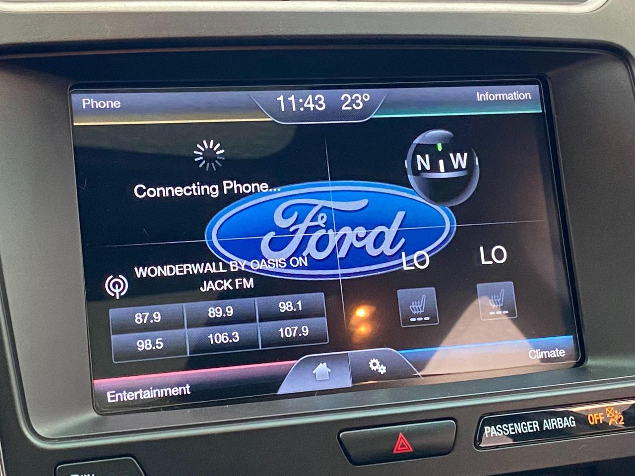 2016 Ford Explorer XLT 4WD+Roof+Touch Display+Camera+CLEAN CARFAX - Photo #32