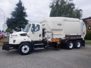 Used 2013 Freightliner 114SD Garbage truck Air Brakes 8.9L L6 CNG engine for sale in Burnaby, BC