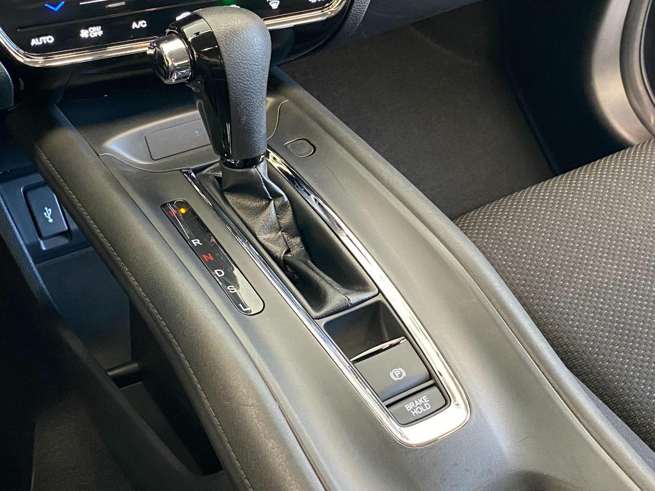 2016 Honda HR-V LX+Camera+Bluetooth+Heated Seats+Accident Free - Photo #35